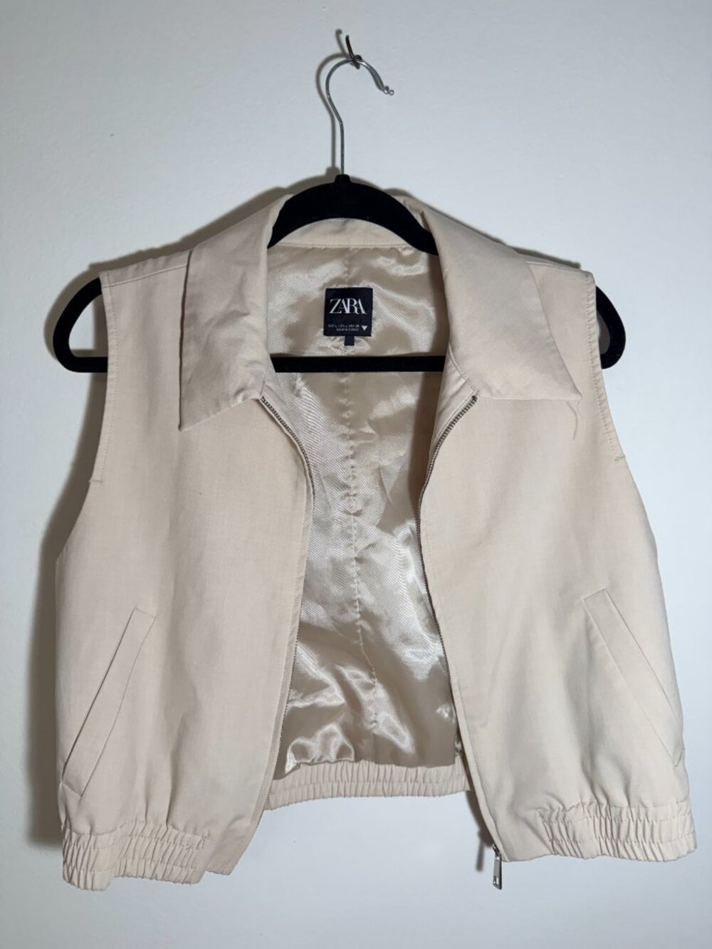 Zara Beige Sleeveless Zip Front Jacket